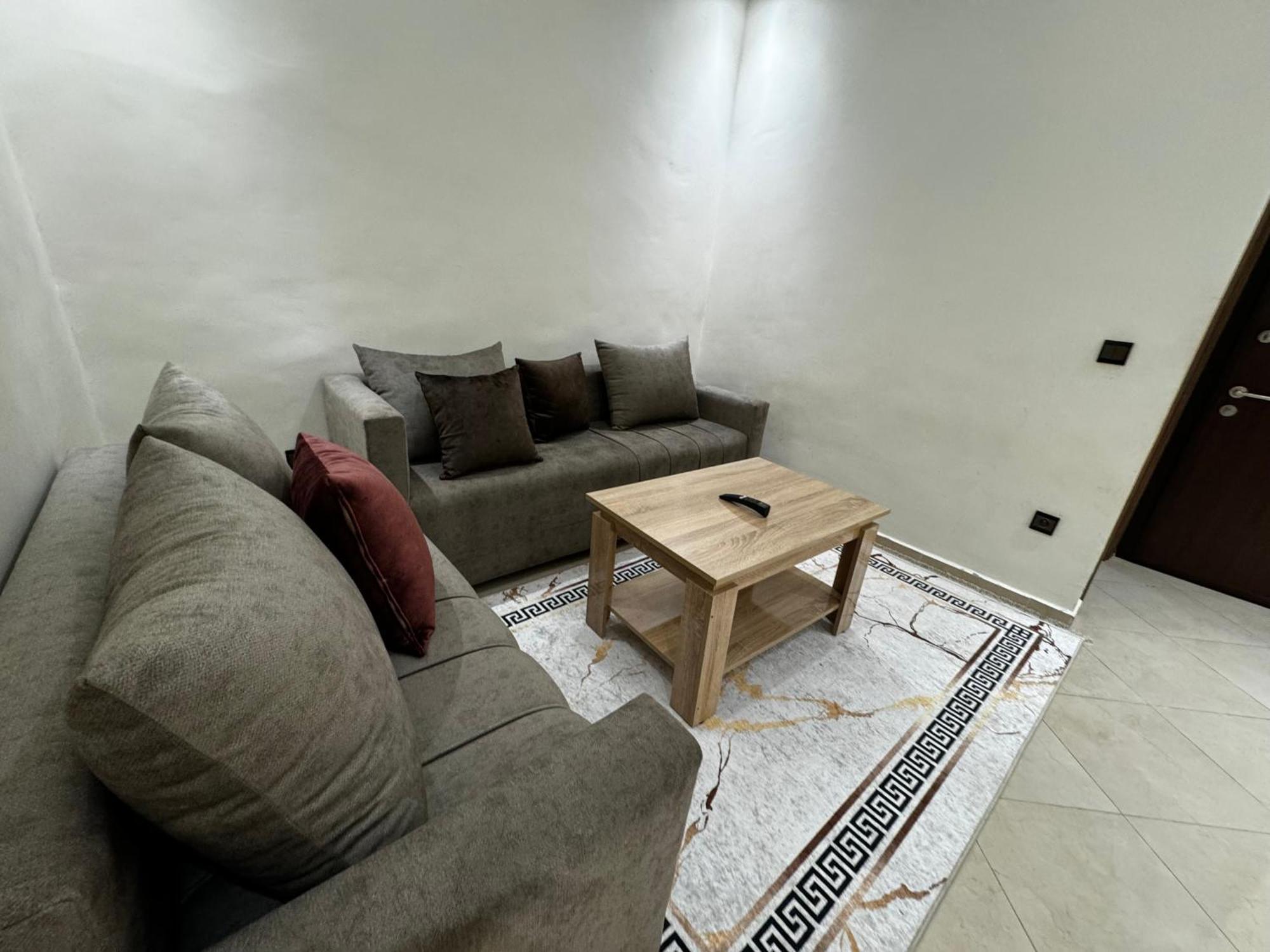 Appartement Spacieux Et Calme A Proximite De La Mer Et La Gare Agdal ラバト エクステリア 写真
